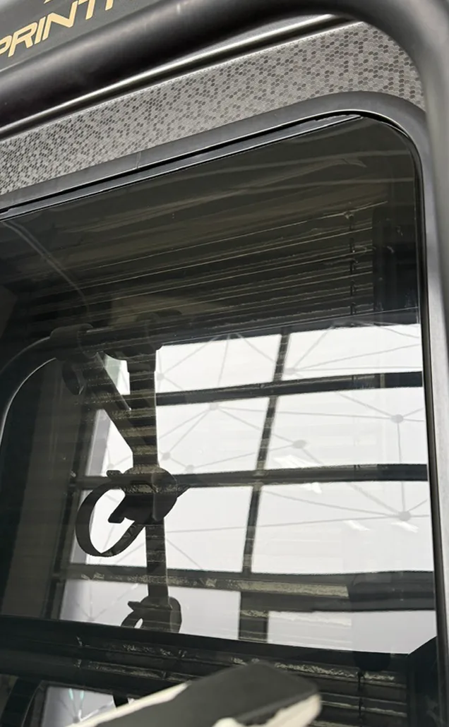 Nachher: Aufbaufenster mit Scheibenfolierung