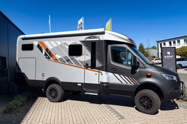 Camper- und Fahrzeugfolierung von REFINE.STYLING – Projektbild 26