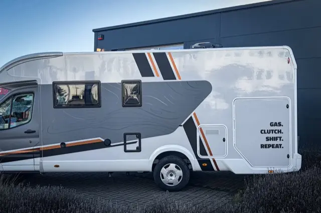 Camper- und Fahrzeugfolierung von REFINE.STYLING – Projektbild 51