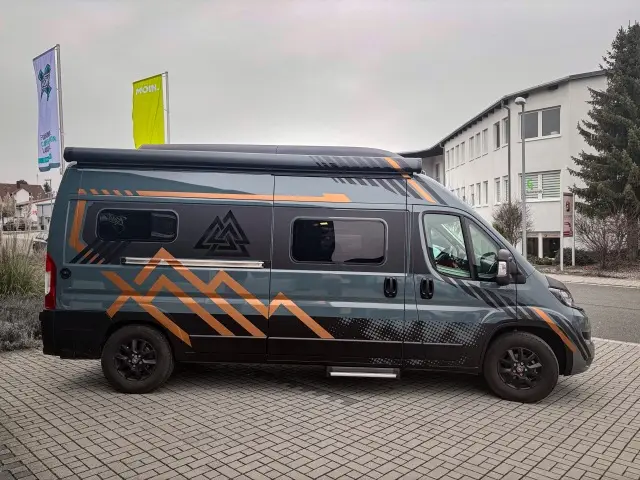 Camper- und Fahrzeugfolierung von REFINE.STYLING – Projektbild 55