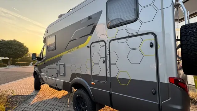 Camper- und Fahrzeugfolierung von REFINE.STYLING – Projektbild 91