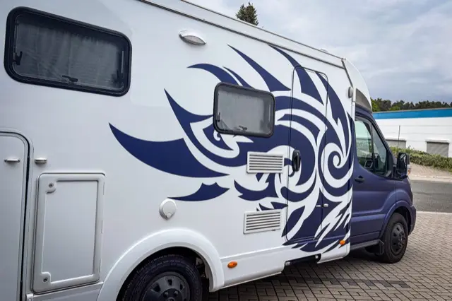 Camper- und Fahrzeugfolierung von REFINE.STYLING – Projektbild 123