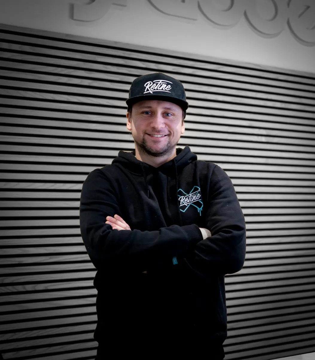 Franky aus dem REFINE.STYLING-Team